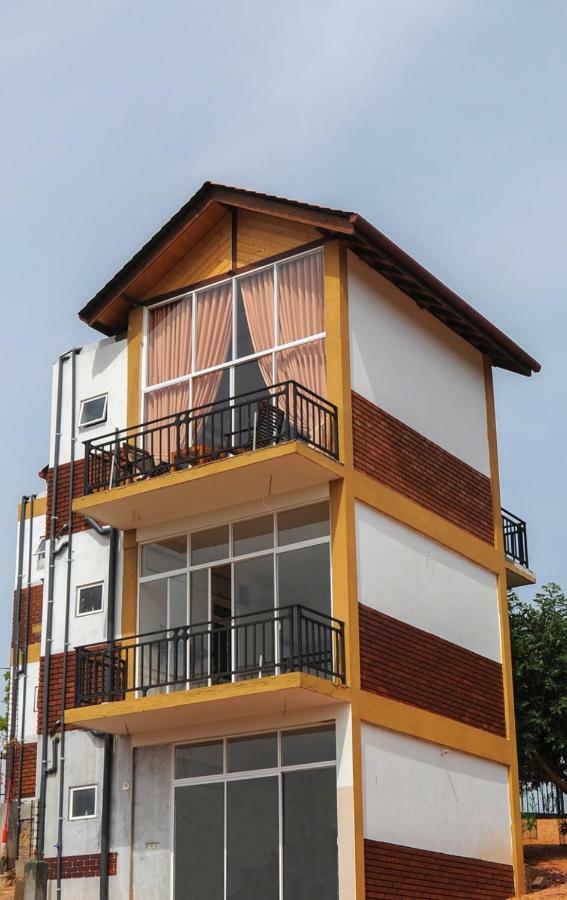 Hotel Woodycrest Trikunamalaja Zewnętrze zdjęcie